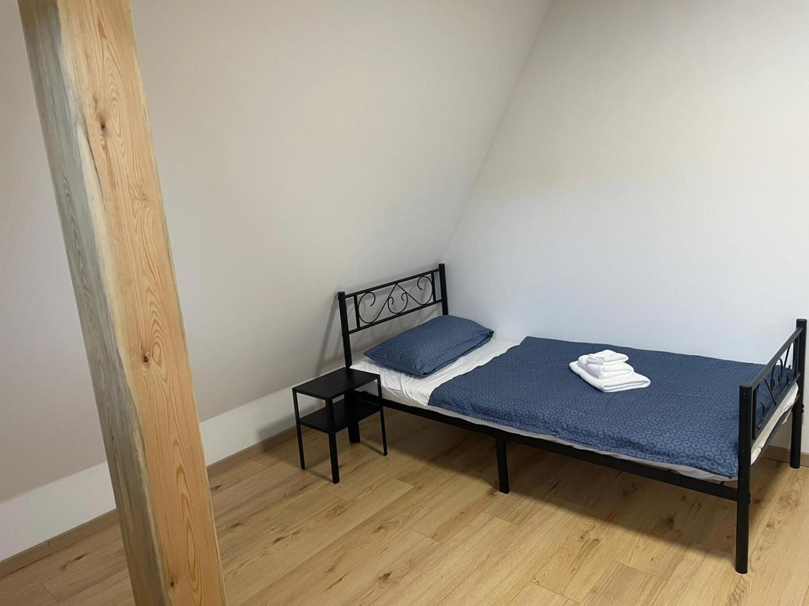 Moderne Ferienwohnung In Gelsenkirchen-Schalke Fuer 1 Bis 7 Personen Mit Terrasse, Ideal Fuer Gruppen & Stadionbesuche エクステリア 写真